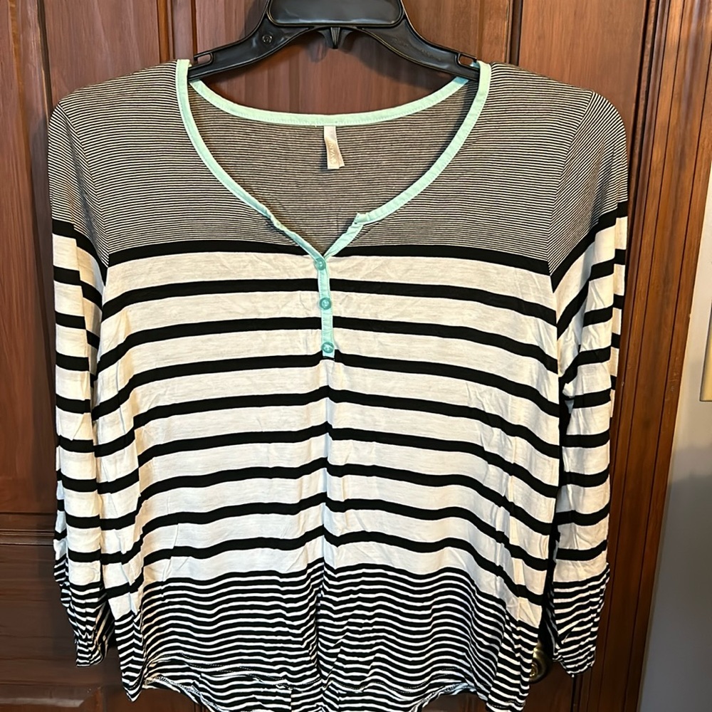 Vanity Top, 2XL, sleeves tabbed with buttons, lightweight